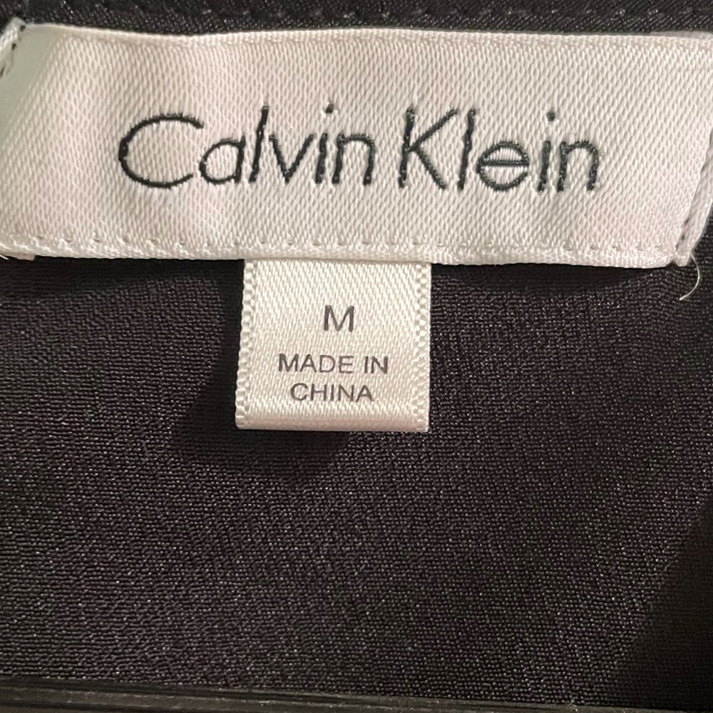 Size medium blouse. - Picture 3 of 3